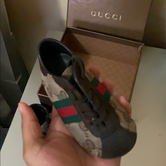 Gucci size 19 infant shoes - Picture 3 of 5